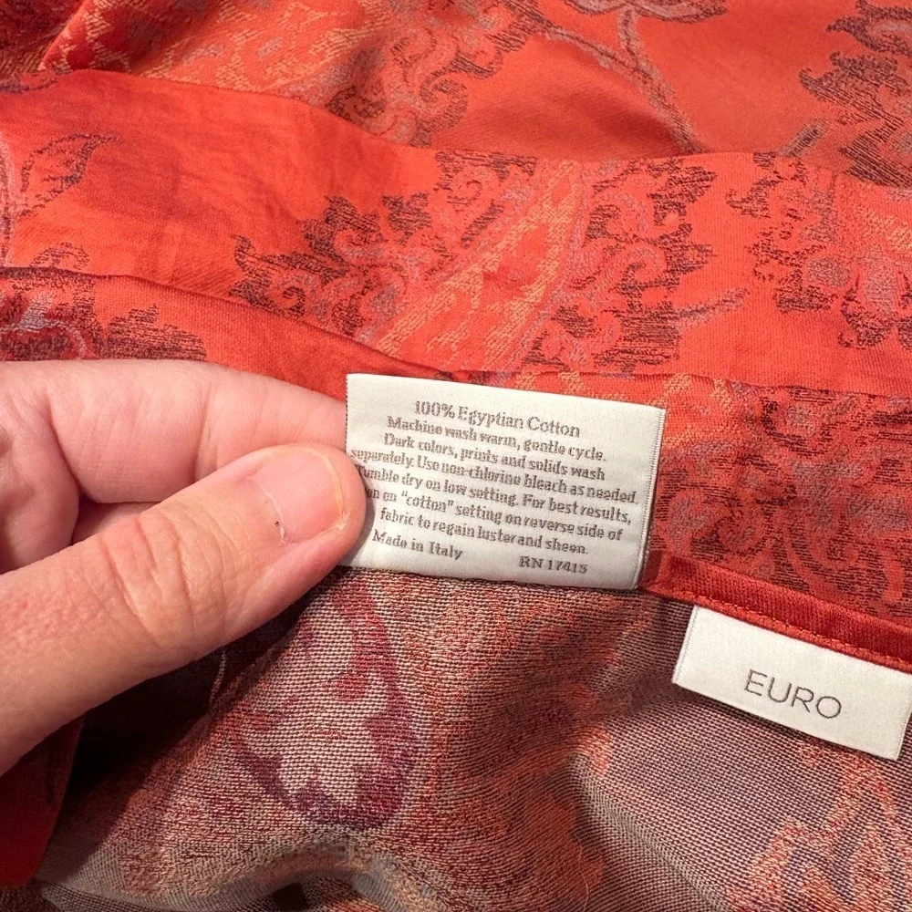 SFERRA Red Paisley Pillowcases